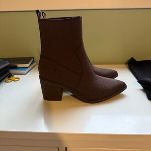 Chic Brown Heeled Boots